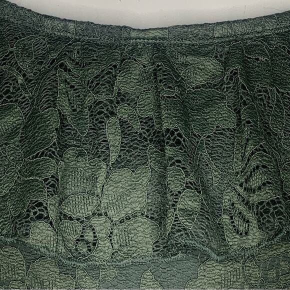 Express NWT Lace Bodysuit Multiway Olive Green Pullover Two Snap Buttons Size M - Picture 7 of 12